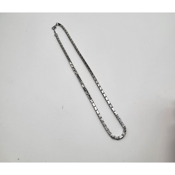 VTG Monet Interlocking Silver Tone Chain Necklace - Picture 2 of 6